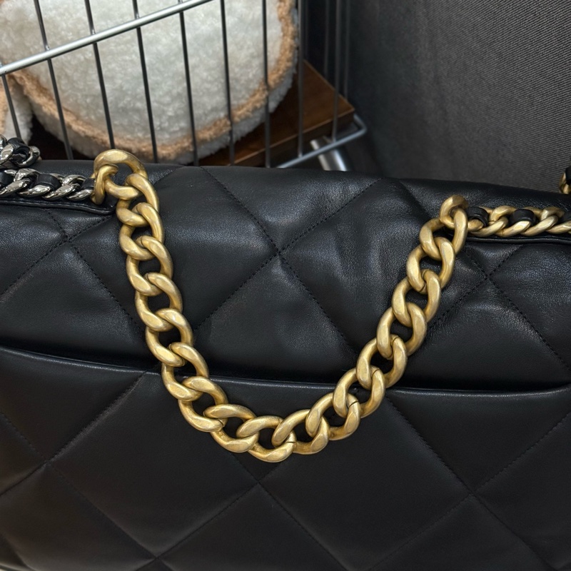 (全新閒置品)Chanel 19bag maxi 黑金 機場包 ✨最新晶片款 ‼櫃上約30萬-15