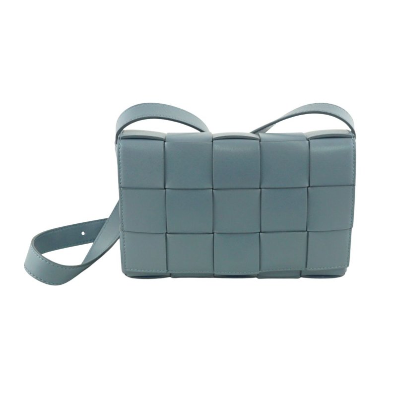 BV Bottega Veneta 灰色小羊皮編織掀蓋斜背包-4