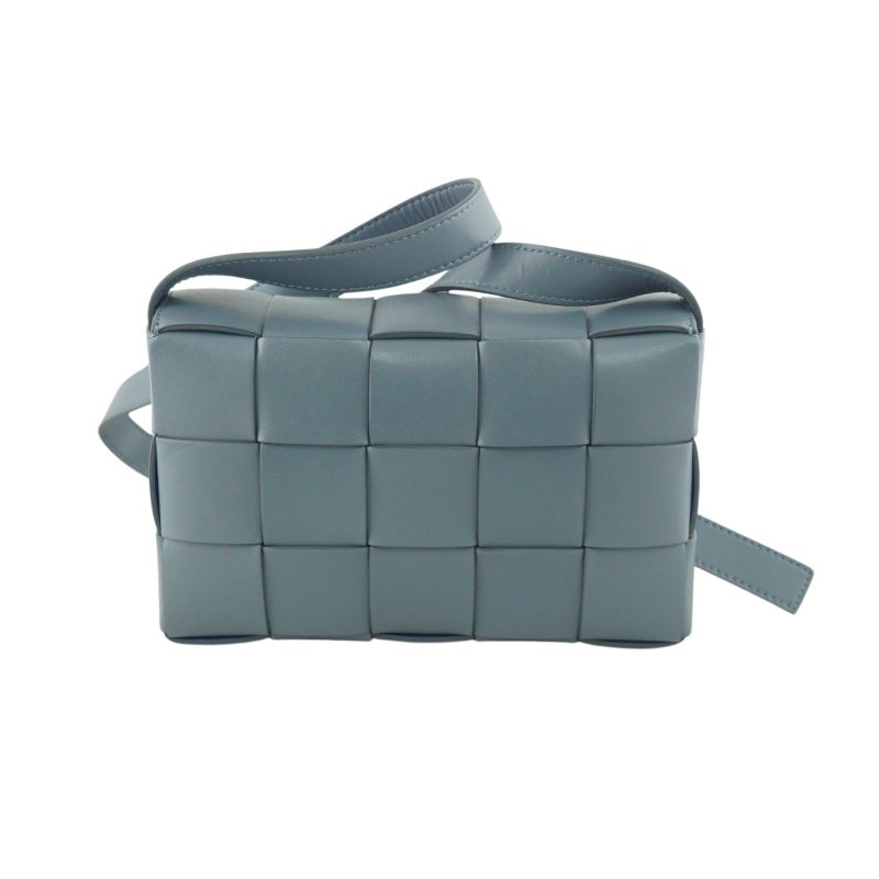 BV Bottega Veneta 灰色小羊皮編織掀蓋斜背包-5