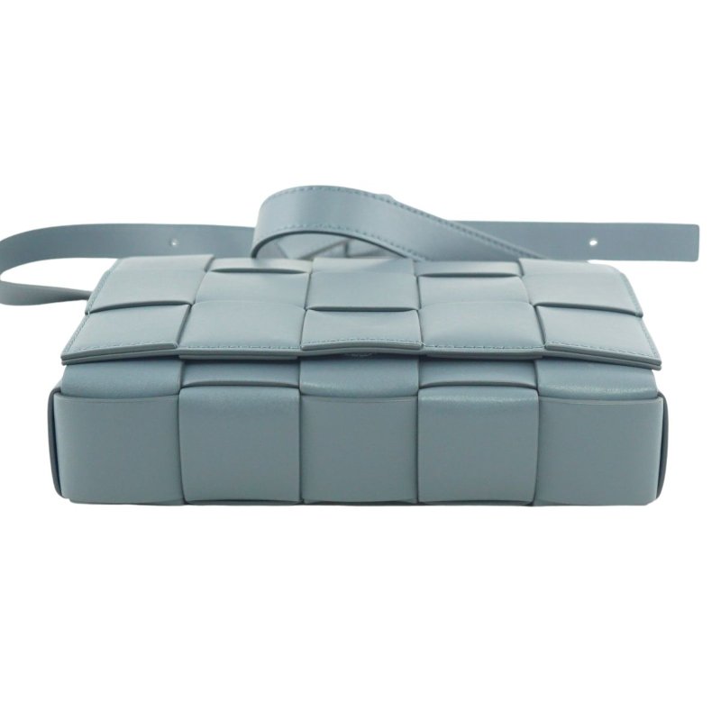 BV Bottega Veneta 灰色小羊皮編織掀蓋斜背包-6