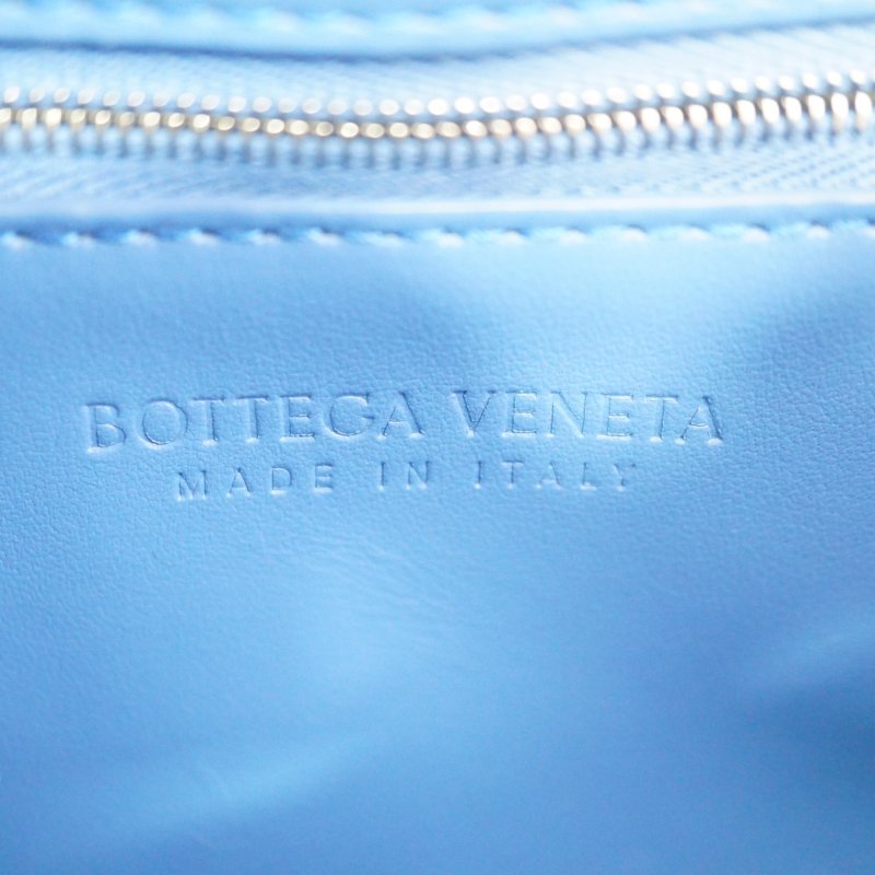BV Bottega Veneta 灰色小羊皮編織掀蓋斜背包-13
