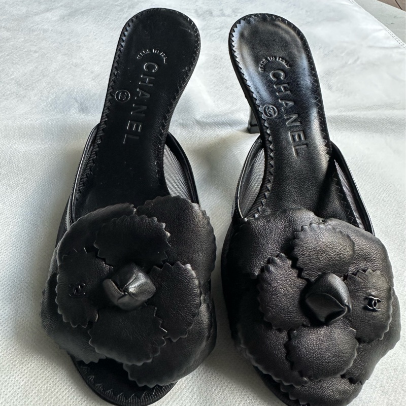 CHANEL黑色網眼皮革山茶花高跟涼鞋35.5-0