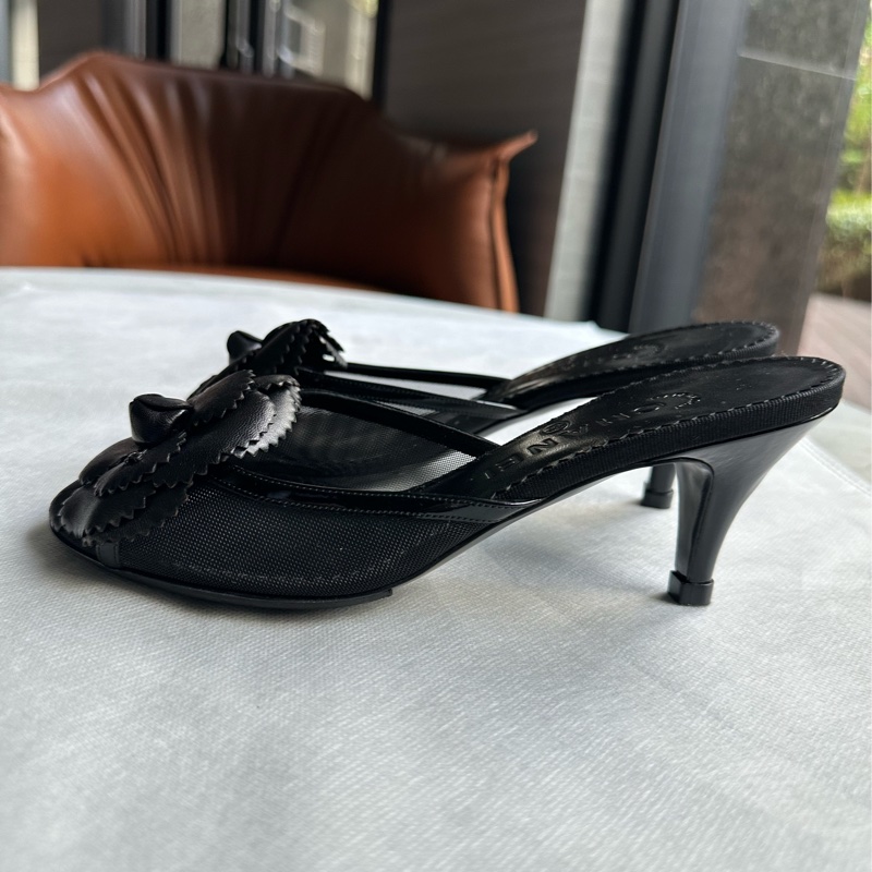 CHANEL黑色網眼皮革山茶花高跟涼鞋35.5-3