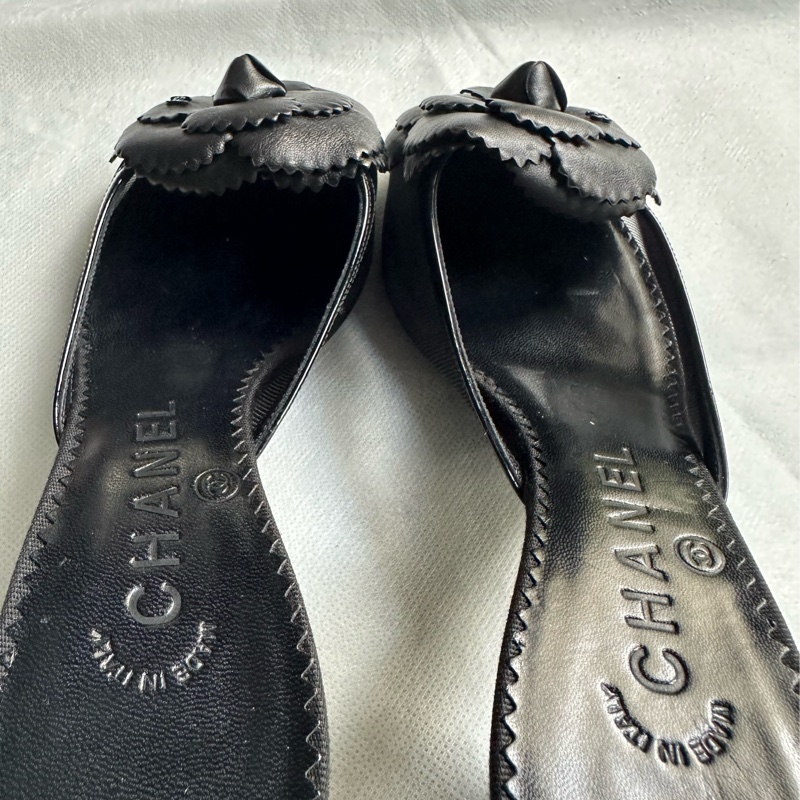 CHANEL黑色網眼皮革山茶花高跟涼鞋35.5-7
