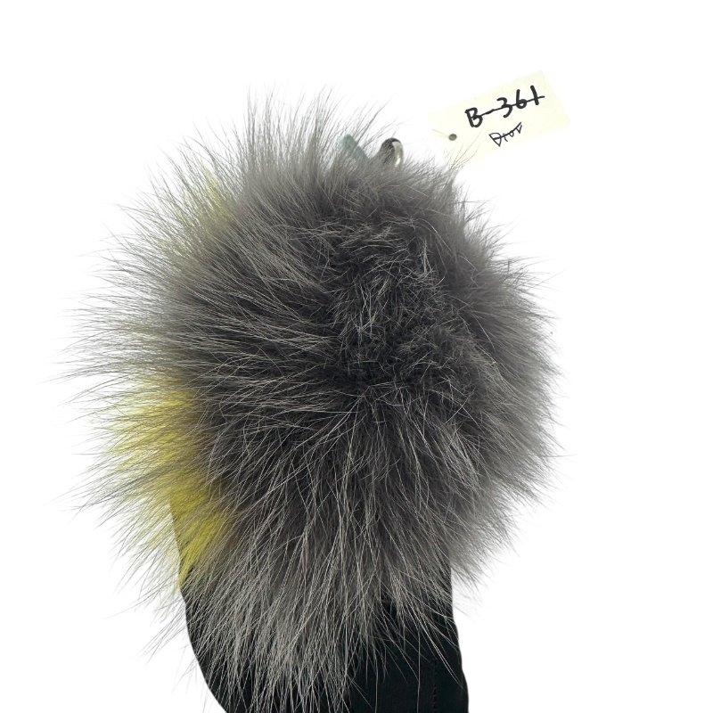 【美收精品】FENDI 灰黃毛球吊飾 C-26【隔月月中將轉賣至日本 上架期限30天】-3