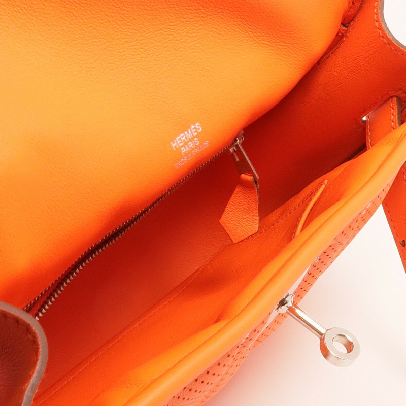 HERMES Swift皮革Berline Mini銀扣肩背袋-10