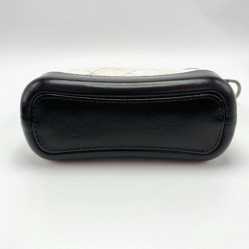 CHANEL 黑白拼色小號流浪包 20*15*8 98新配件塵袋-5