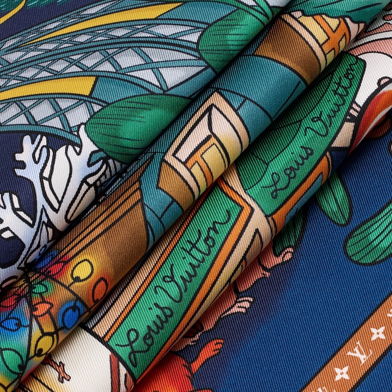 Louis Vuitton LV Vivienne Winter Celebration 90 方巾 絲巾 M97188-2