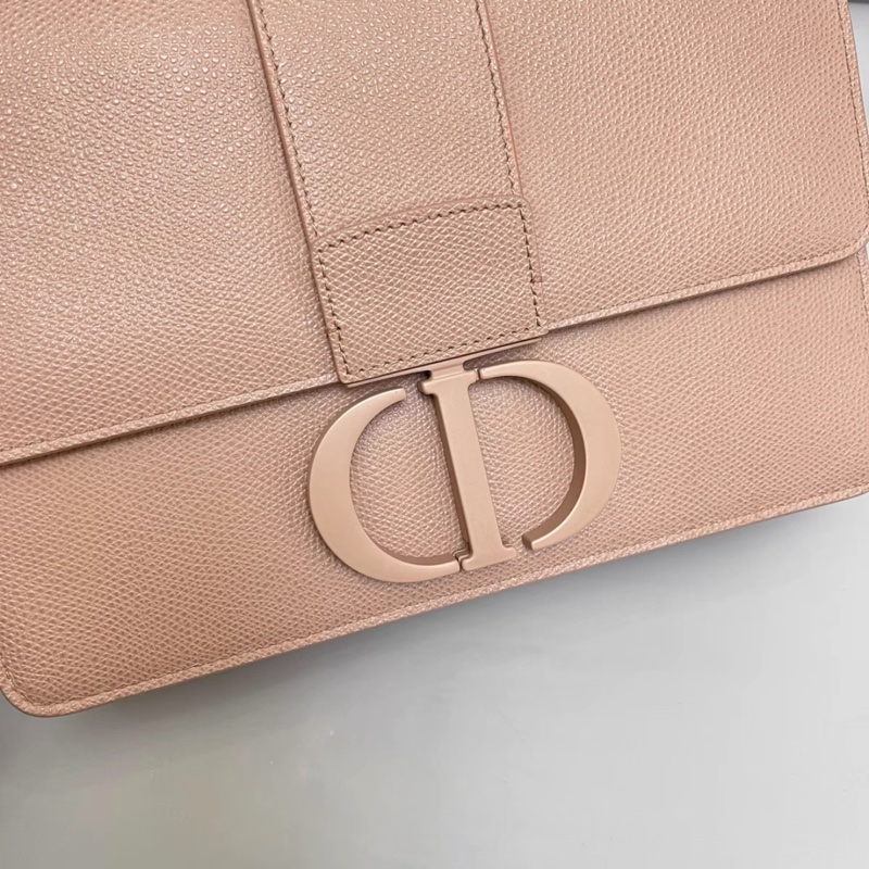#99🆕閒置 #櫃上12.5萬 #荔枝紋 Dior蒙田30 磨砂藕粉色荔枝紋斜挎包-7