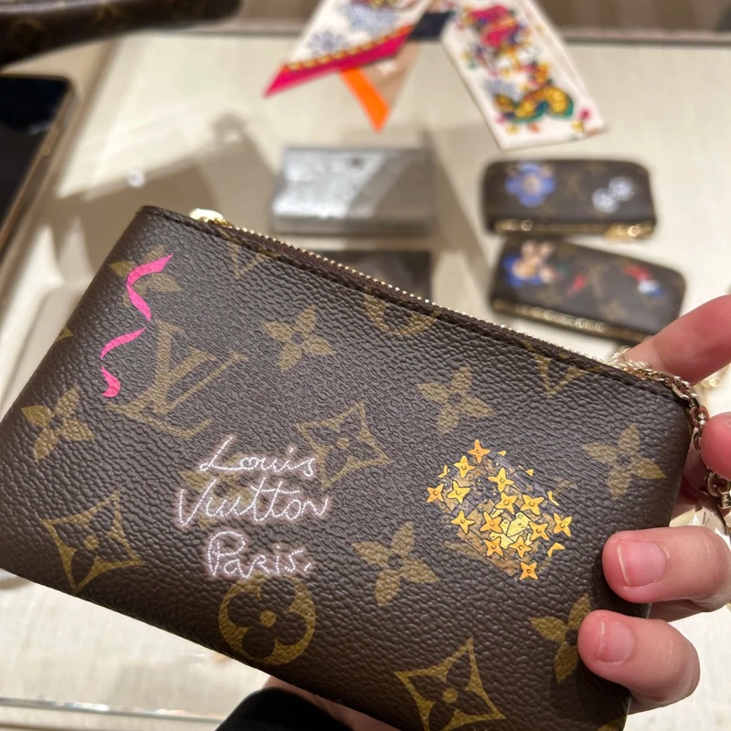Louis Vuitton LV Vivienne 鎖匙零錢包S M27045-1