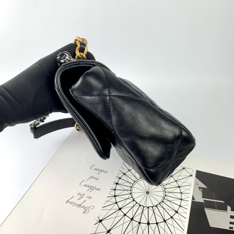 Chanel 19bag 黑金小號-6