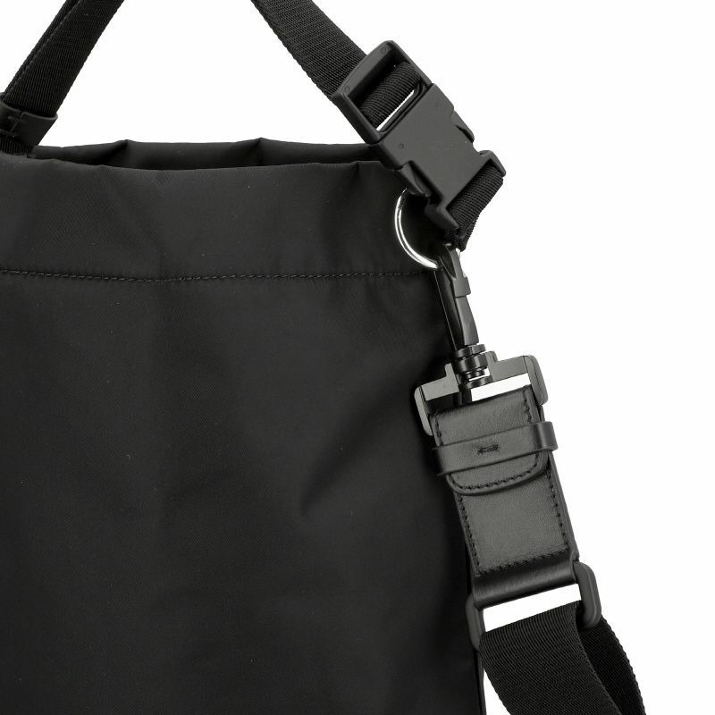 MAISON MARGIELA Stitch 高科技捲式背包 P6763 T8013-6