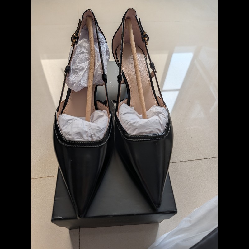 全新 Pinko 黑色 類漆皮 尖頭氣質高跟鞋 39號-5