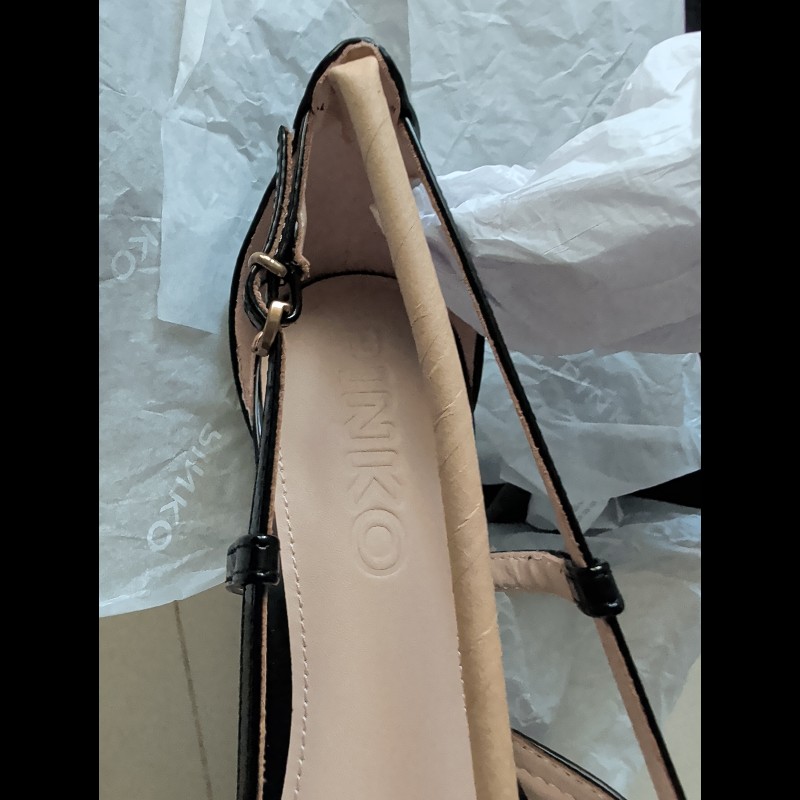 全新 Pinko 黑色 類漆皮 尖頭氣質高跟鞋 39號-7