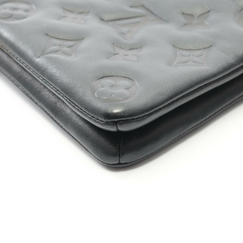 路易威登 Pochette Coussin Monogram 壓花黑色單肩背包 M82116 羊皮（綿羊皮）黑色二手-6