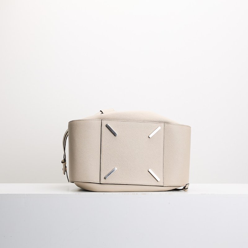 二手Loewe hammock抽繩款中號/沙色-4