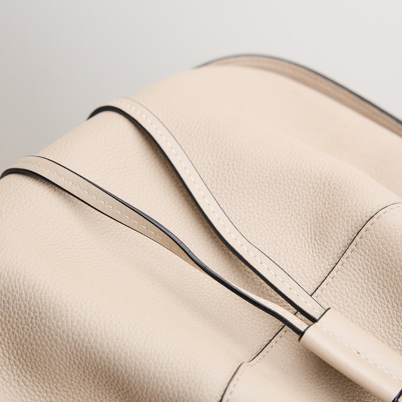 二手Loewe hammock抽繩款中號/沙色-18