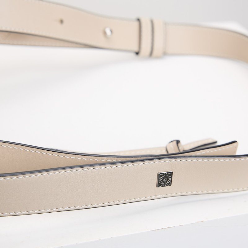 二手Loewe hammock抽繩款中號/沙色-19