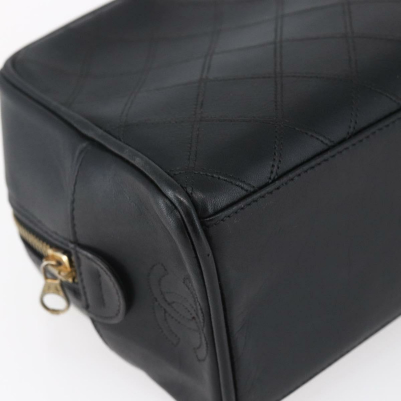 【日本直送】香奈兒雙色手拿包，漆皮材質，黑色金色雙C標誌，正品編號mr1631-15