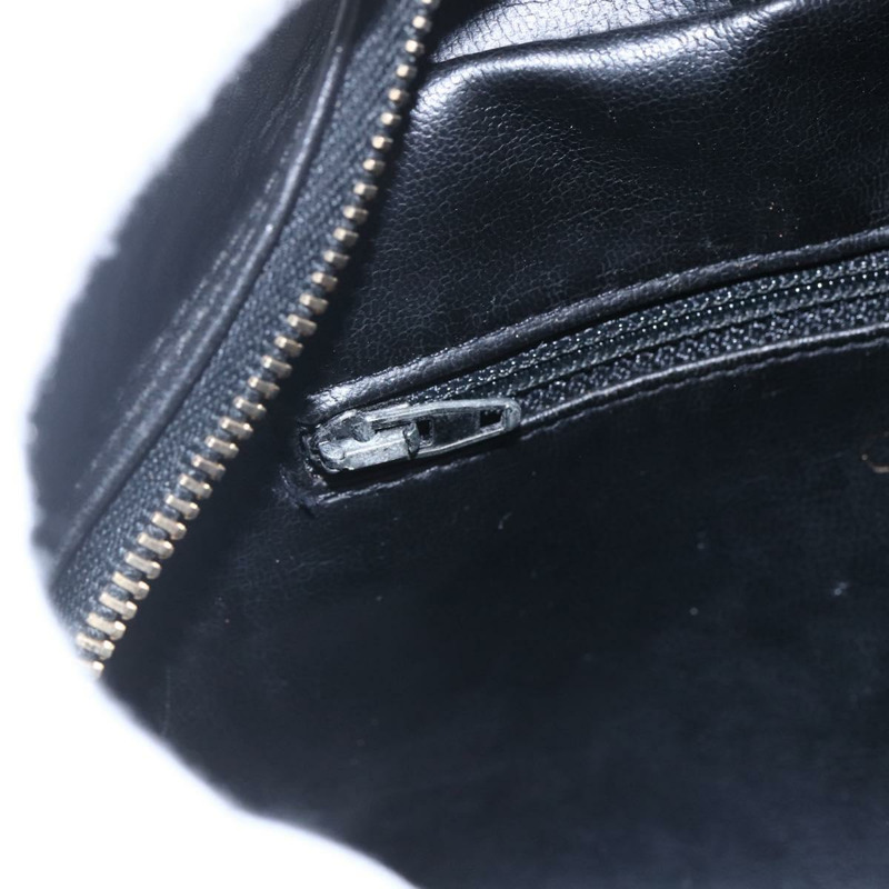 【日本直送】香奈兒雙色手拿包，漆皮材質，黑色金色雙C標誌，正品編號mr1631-16