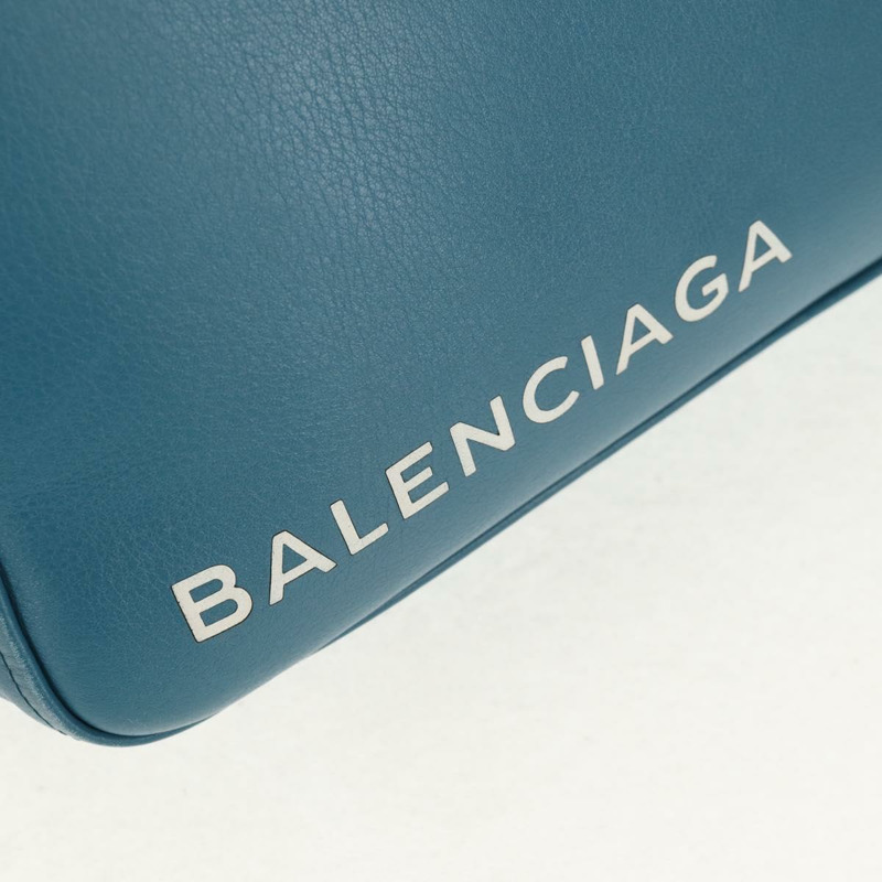 【日本直送】BALENCIAGA 三角形旅行包 M 號,皮革材質,兩用,淺藍色,貨號 476974,正品編號 154084V-20