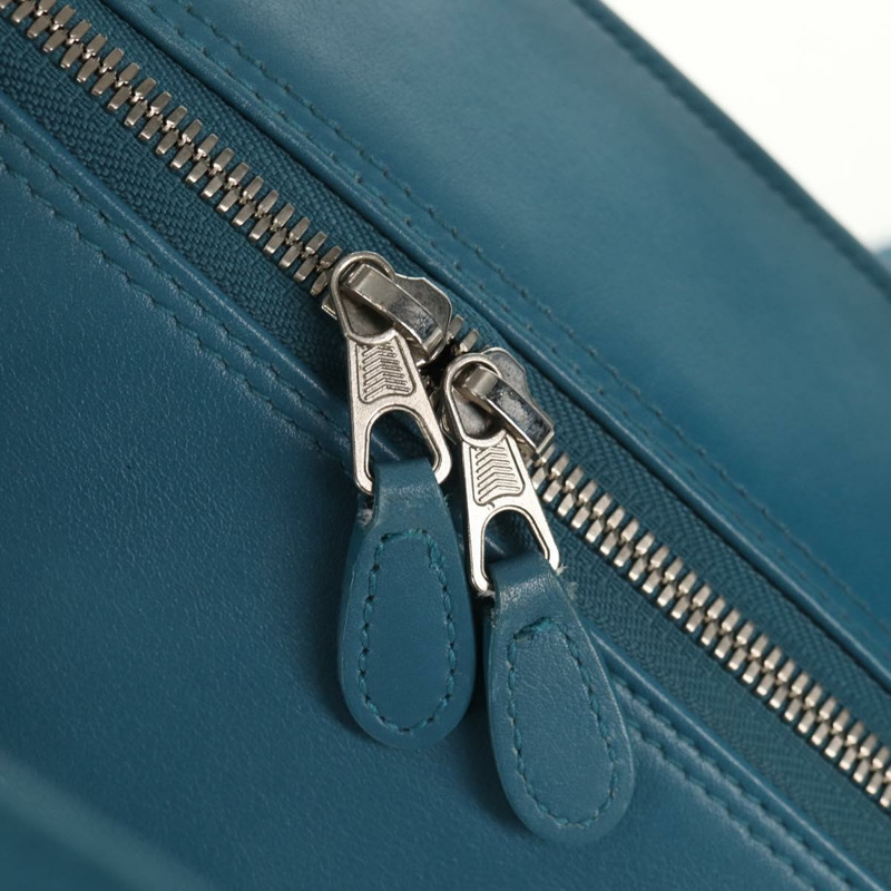 【日本直送】BALENCIAGA 三角形旅行包 M 號,皮革材質,兩用,淺藍色,貨號 476974,正品編號 154084V-21