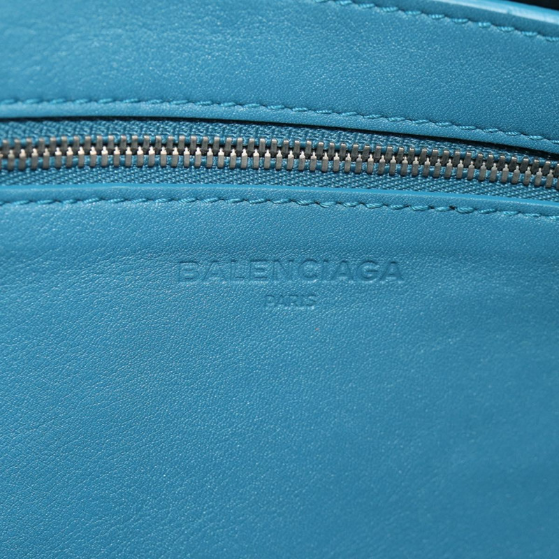 【日本直送】BALENCIAGA 三角形旅行包 M 號,皮革材質,兩用,淺藍色,貨號 476974,正品編號 154084V-23