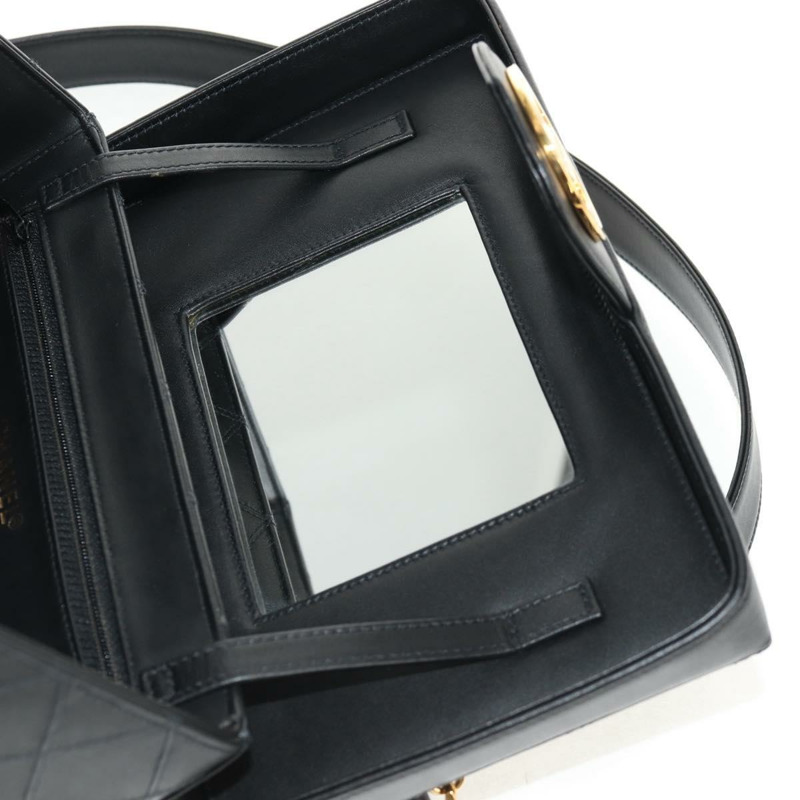 【日本直送】香奈兒雙色化妝包，羊皮材質，黑色金色雙C標誌，正品編號ka597V-7