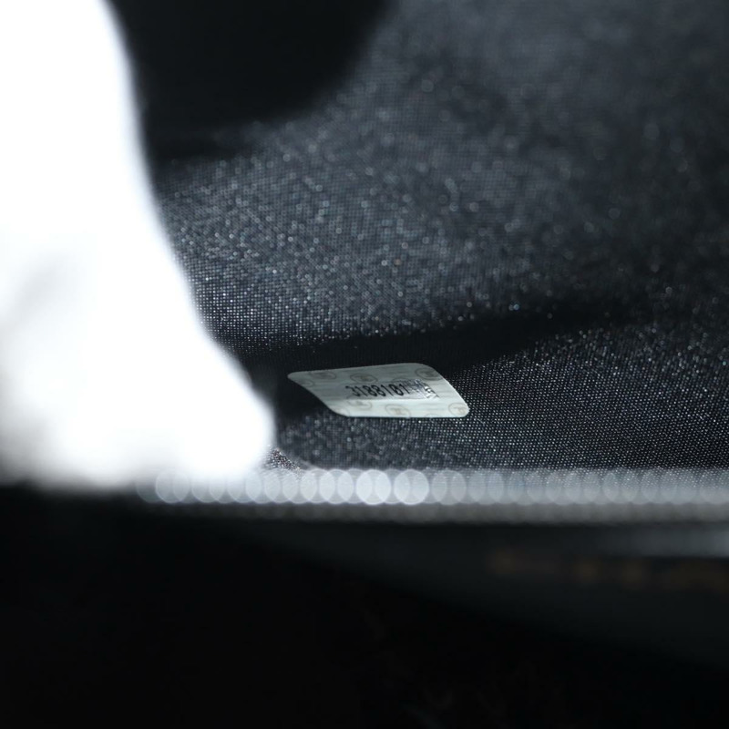 【日本直送】香奈兒雙色化妝包，羊皮材質，黑色金色雙C標誌，正品編號ka597V-9