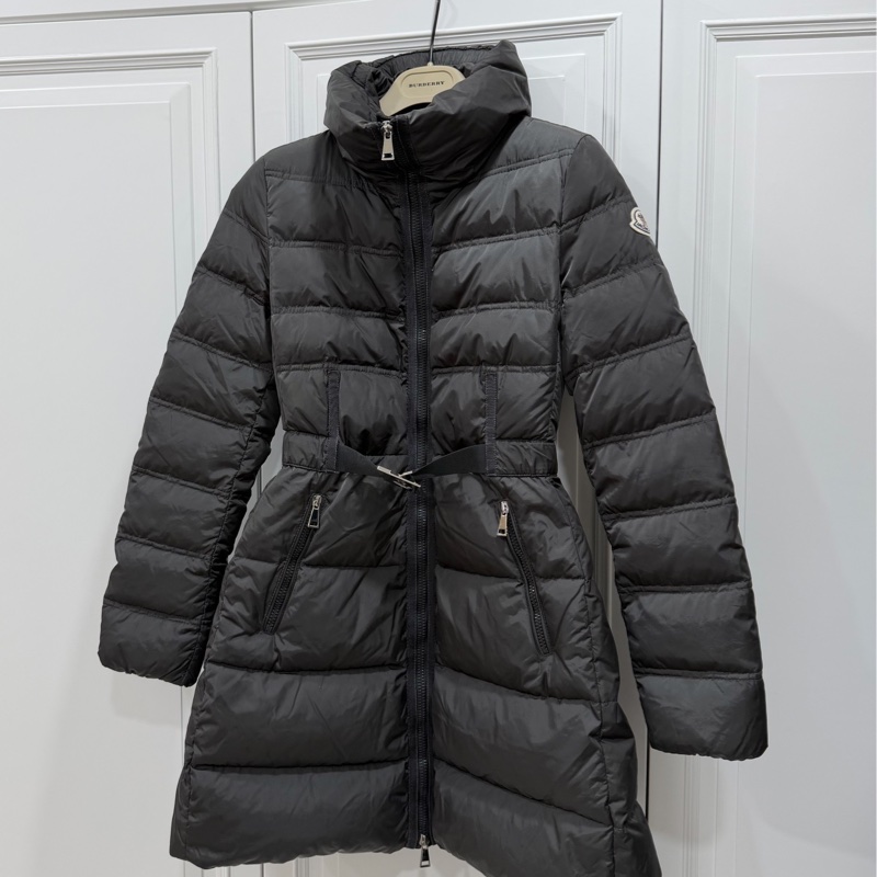 Moncler Accentewr 深灰色 立領拉鍊 腰釦 長版羽絨 羽絨外套 夾克 外套-9