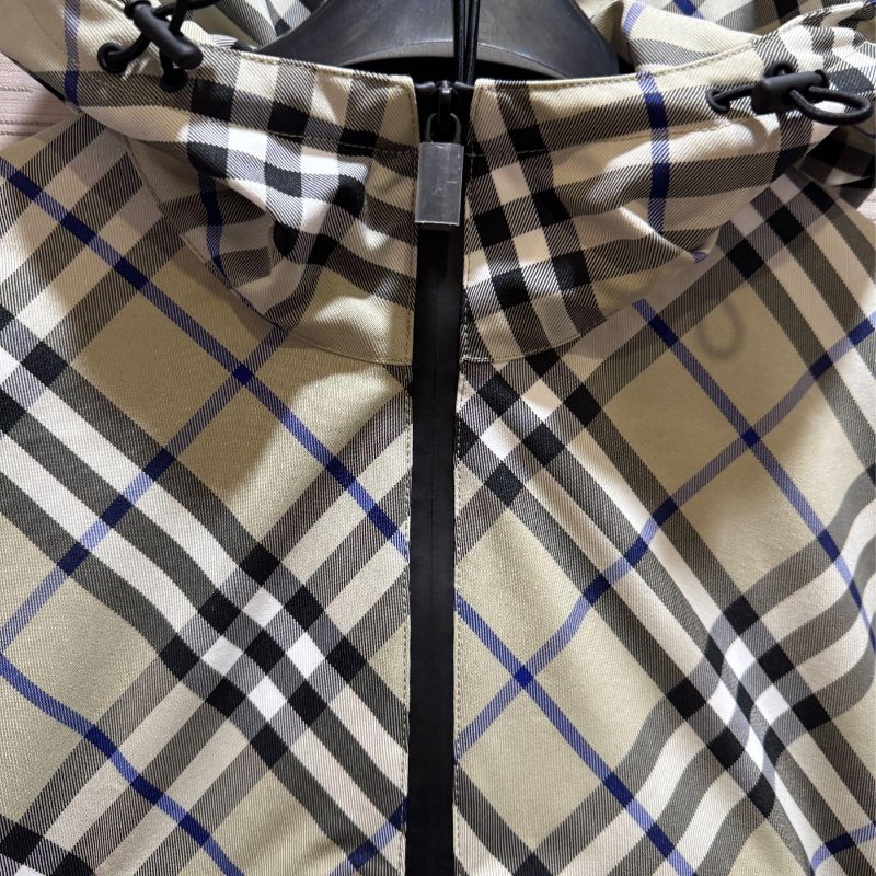 💎Han's house精品服飾💎 Burberry 刺繡 戰馬 格紋 斗篷 風衣 外套-4