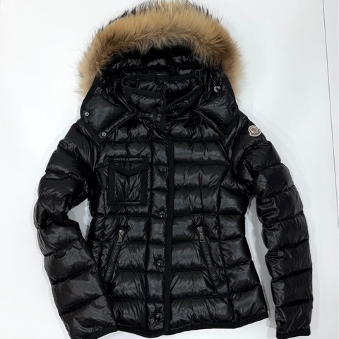 Moncler Armoise Giubbotto 黑色亮面 精典貉子毛 狐狸毛領 連帽外套 羽絨外套 防風外套 夾克