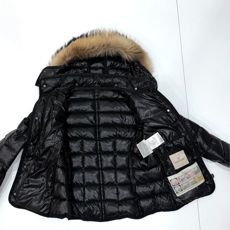 Moncler Armoise Giubbotto 黑色亮面 精典貉子毛 狐狸毛領 連帽外套 羽絨外套 防風外套 夾克-13