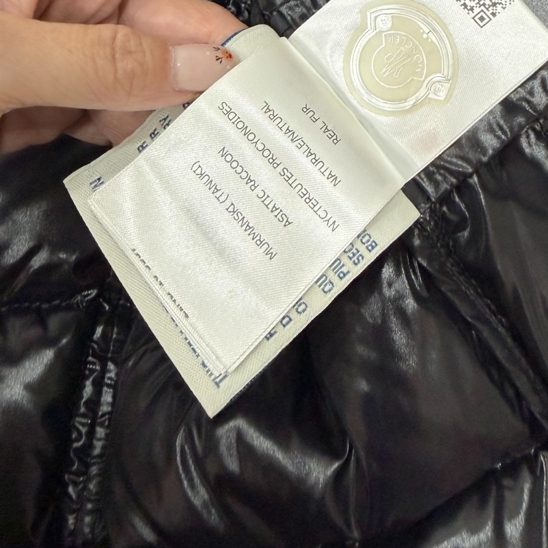 Moncler Armoise Giubbotto 黑色亮面 精典貉子毛 狐狸毛領 連帽外套 羽絨外套 防風外套 夾克-21