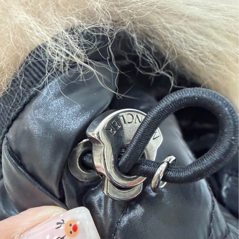 Moncler Armoise Giubbotto 黑色亮面 精典貉子毛 狐狸毛領 連帽外套 羽絨外套 防風外套 夾克-25