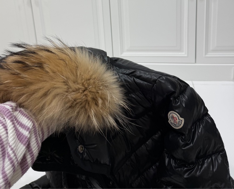 Moncler Armoise Giubbotto 黑色亮面 精典貉子毛 狐狸毛領 連帽外套 羽絨外套 防風外套 夾克-29