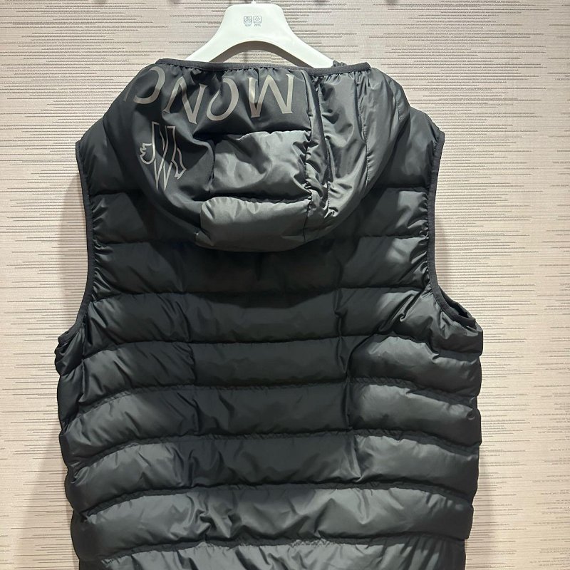 💎Han's house精品服飾💎moncler Nubiera 防風水 羽絨 連帽 背心 原價45000-7
