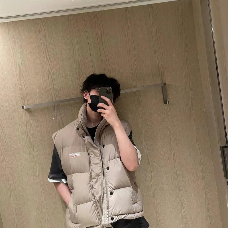 💎Han's house精品服飾💎 Balenciaga 巴黎世家 可樂 背心 原價102800-4