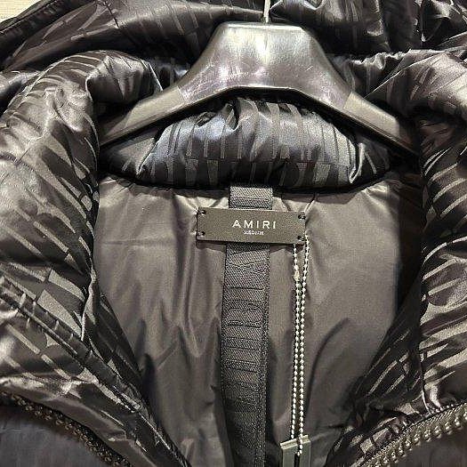 💎Han's house精品服飾💎Amiri 阿米里 滿版 羽絨背心 連帽可拆 現貨 S M 原價43000-3