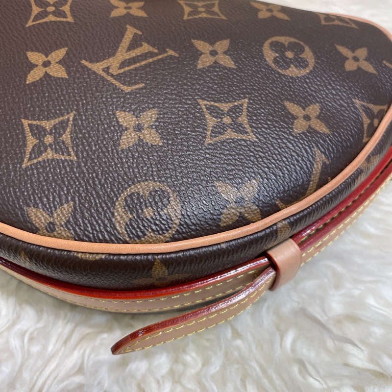 LV M46828 Croissant MM-3