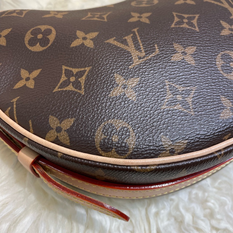 LV M46828 Croissant MM-4