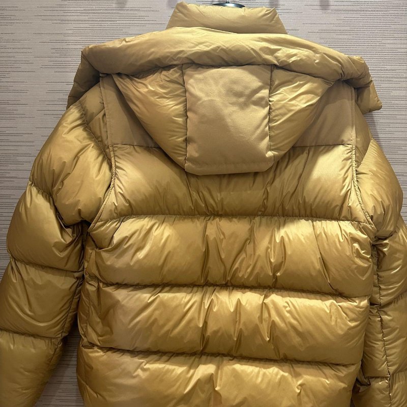 💎Han's house精品服飾💎Burberry 羽絨 連帽 外套 可拆變背心 原價62700-1