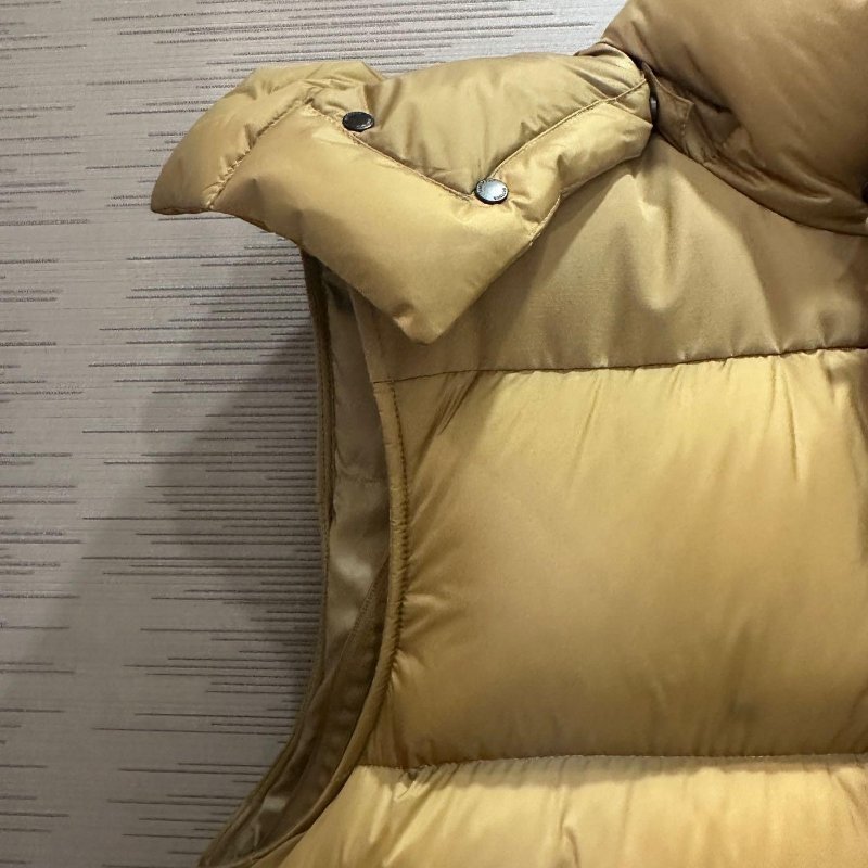 💎Han's house精品服飾💎Burberry 羽絨 連帽 外套 可拆變背心 原價62700-4