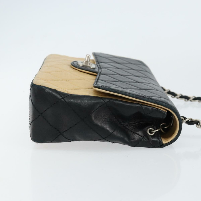 【日本直送】香奈兒 (CHANEL) 絎縫鏈條單肩包 羊皮 米色 黑色 CC 標誌 BA8256-2