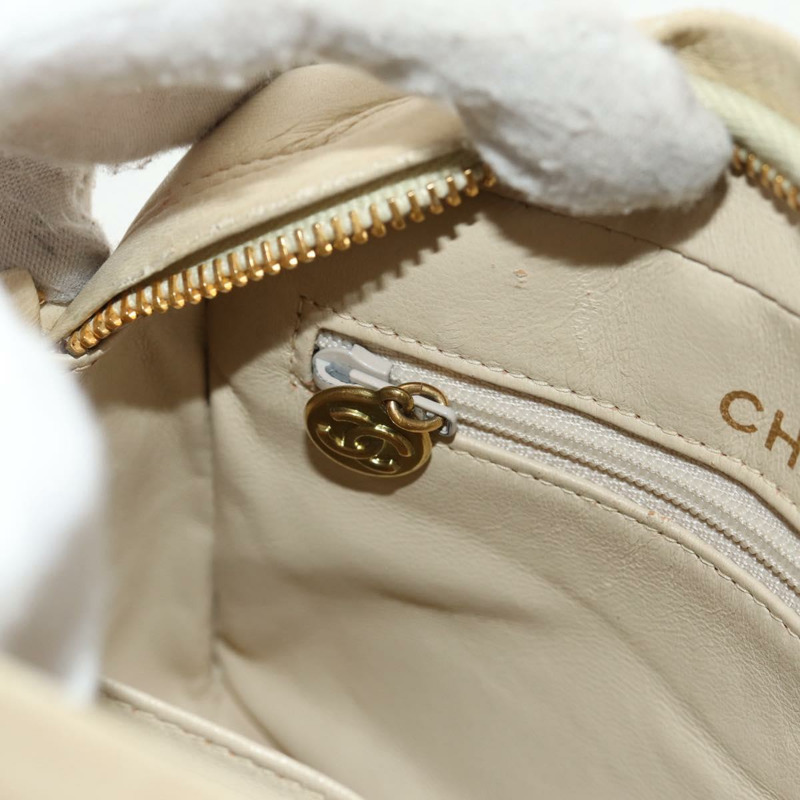 【日本直送】香奈兒 (CHANEL) 絎縫鏈條肩背包,羊皮材質,象牙色,金色雙C標誌,貨號 154054V-28