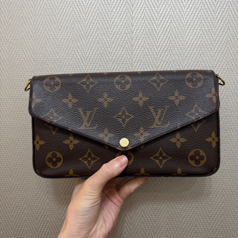 LV 原花金釦三合一鍊包M81896-0