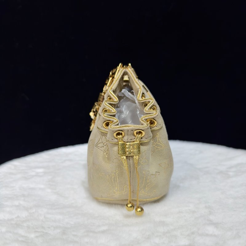 LOUIS VUITTON Theda PM 麂皮金邊餃子包-2