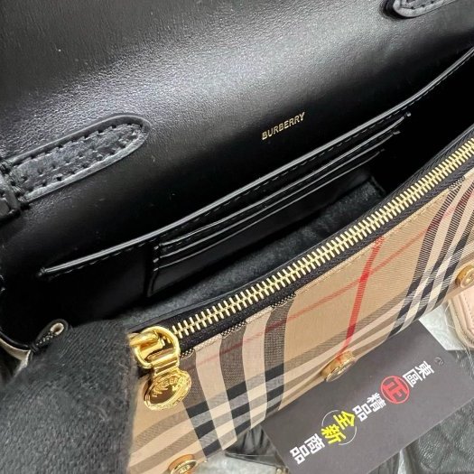 東區正精品㊣BURBERRY 80264541 全新格紋帆布翻蓋金釦斜背包肩背包 RZ5609-3