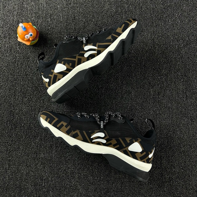 97新Fendi芬迪老花休閒運動鞋 尺碼:38.5 經典老花點綴 上腳休閒運動-2