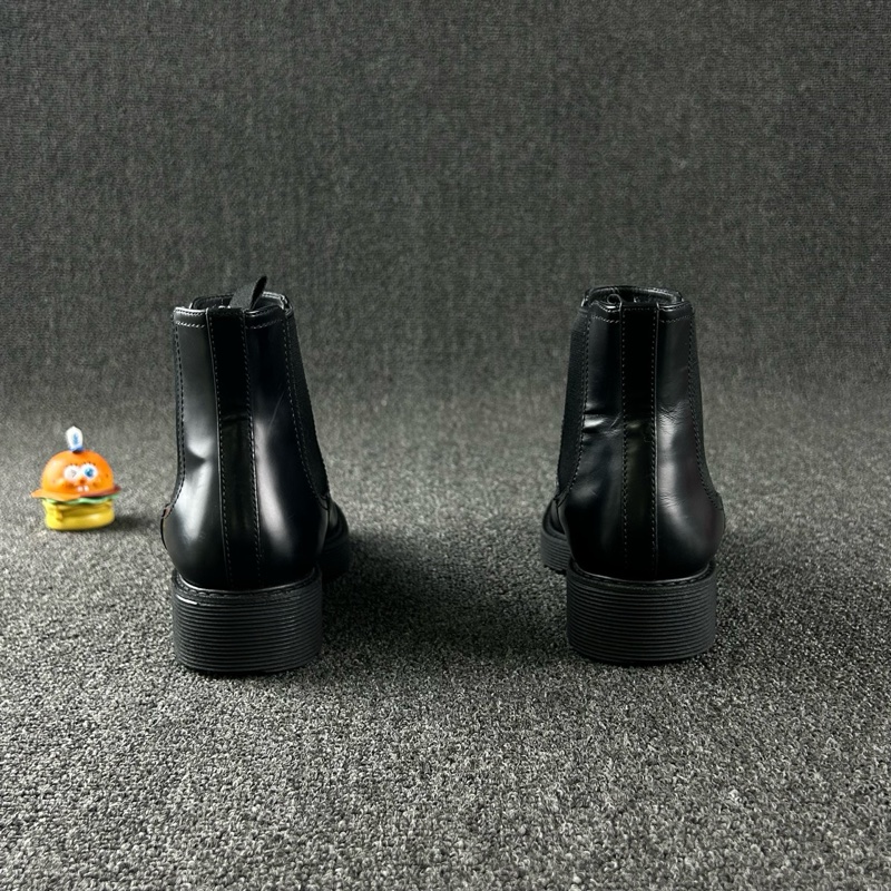 Prada普拉達黑色切爾西靴 尺碼:37 多碼經典款式 皮質細膩-4